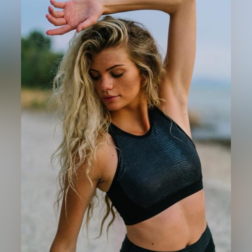 ZYIA Black Kakadu Brilliant Back Mesh Sports Bra (Size M)